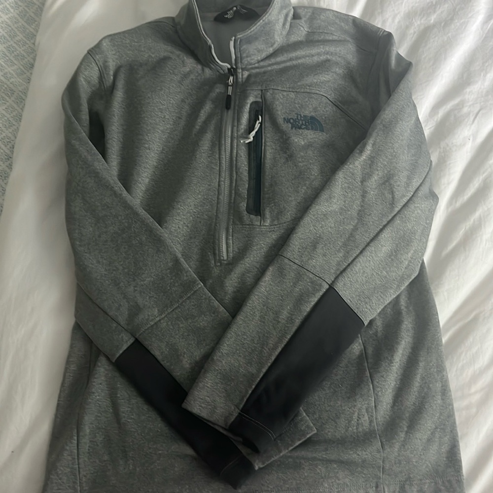 Men’s north face half zip sz medium